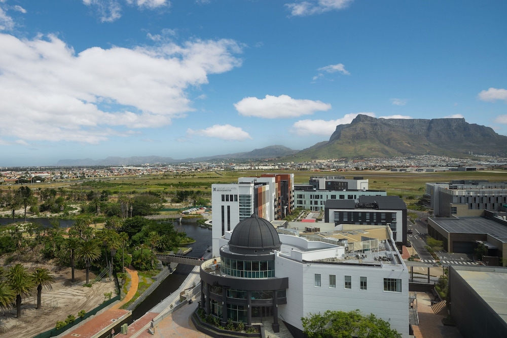Cape Town Marriott Hotel Crystal Towers — Attractions in the area in Cape Town, Western Cape