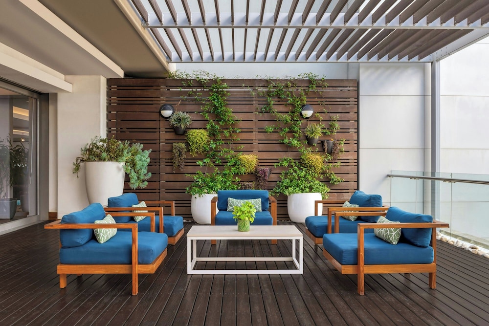 Cape Town Marriott Hotel Crystal Towers — Restaurant & bars in Cape Town, Western Cape