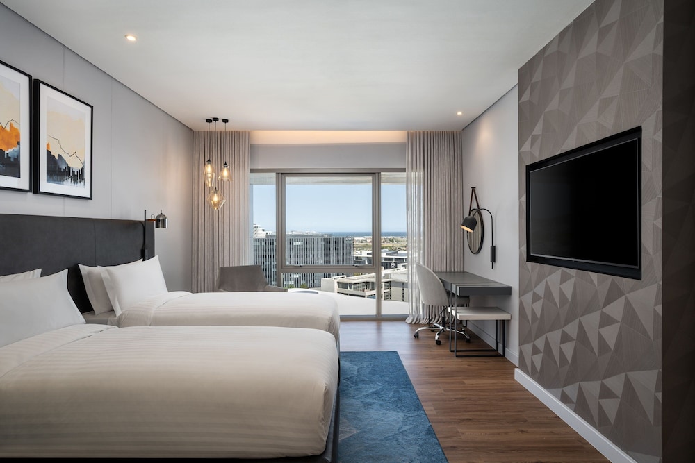 Cape Town Marriott Hotel Crystal Towers — Hotel rooms in Cape Town, Western Cape