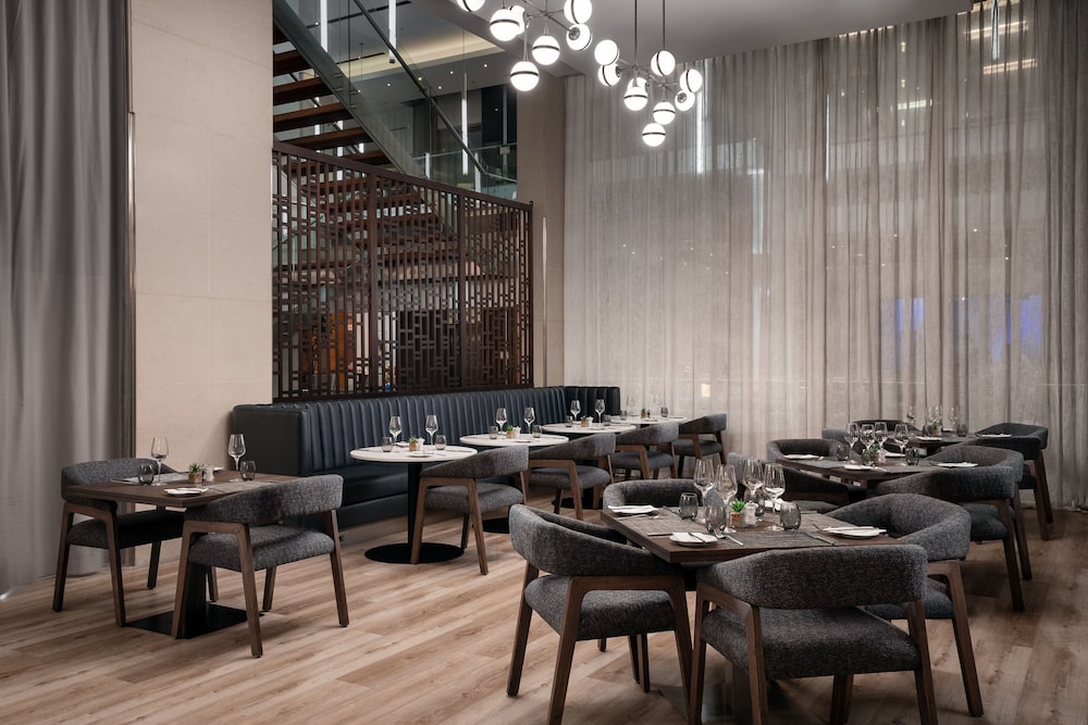Cape Town Marriott Hotel Crystal Towers — Restaurant & bars in Cape Town, Western Cape