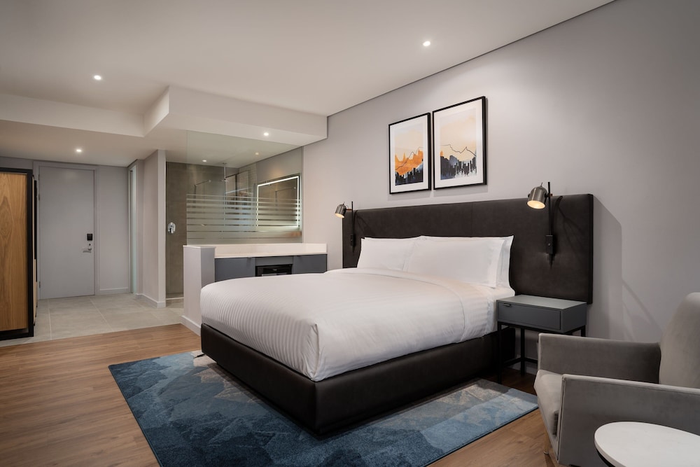 Cape Town Marriott Hotel Crystal Towers — Hotel rooms in Cape Town, Western Cape
