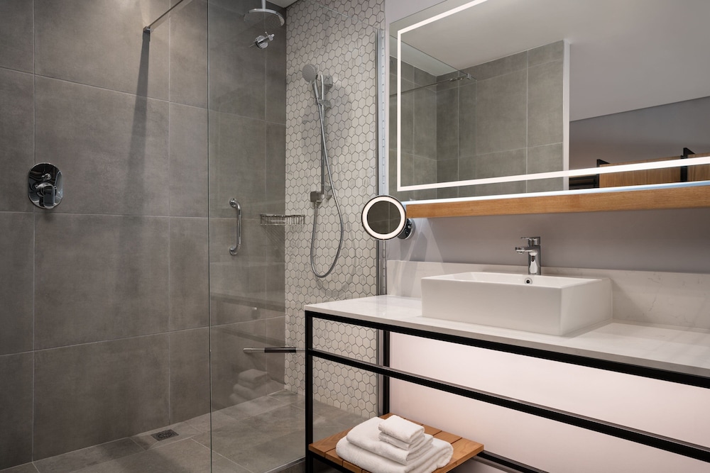 Cape Town Marriott Hotel Crystal Towers — Hotel rooms in Cape Town, Western Cape