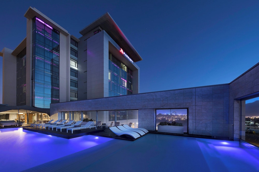 Cape Town Marriott Hotel Crystal Towers — Hotel building in Cape Town, Western Cape