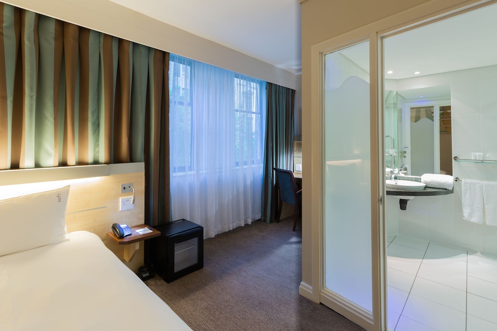 Holiday Inn Express Cape Town City-Centre by IHG — Hotel rooms in Cape Town, Western Cape