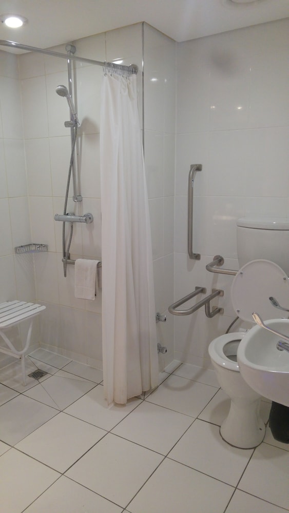 Holiday Inn Express Cape Town City-Centre by IHG — Hotel rooms in Cape Town, Western Cape