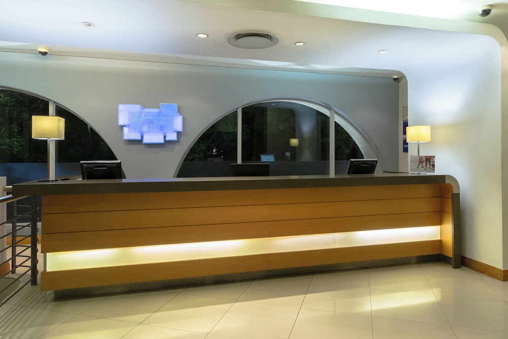 Holiday Inn Express Cape Town City-Centre by IHG — Hotel building in Cape Town, Western Cape
