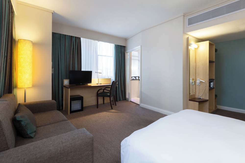 Holiday Inn Express Cape Town City-Centre by IHG — Hotel rooms in Cape Town, Western Cape