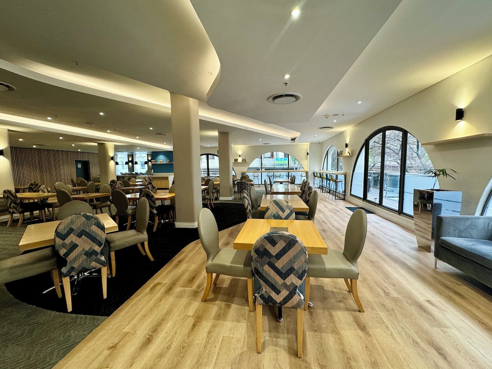 Holiday Inn Express Cape Town City-Centre by IHG — Restaurant & bars in Cape Town, Western Cape