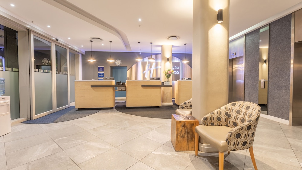Holiday Inn Express Cape Town City-Centre by IHG — Hotel building in Cape Town, Western Cape