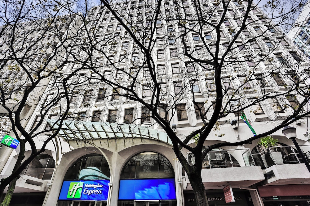 Holiday Inn Express Cape Town City-Centre by IHG — Hotel building in Cape Town, Western Cape