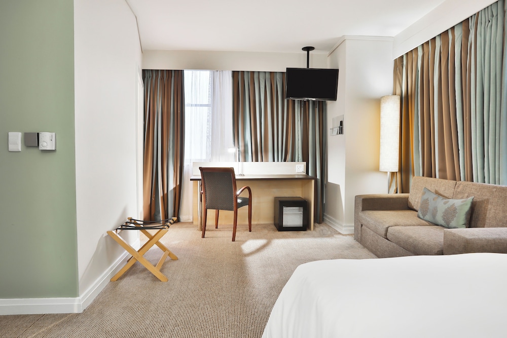 Holiday Inn Express Cape Town City-Centre by IHG — Hotel rooms in Cape Town, Western Cape