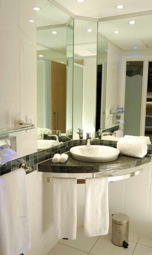 Holiday Inn Express Cape Town City-Centre by IHG — Hotel rooms in Cape Town, Western Cape