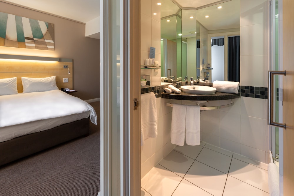 Holiday Inn Express Cape Town City-Centre by IHG — Hotel rooms in Cape Town, Western Cape