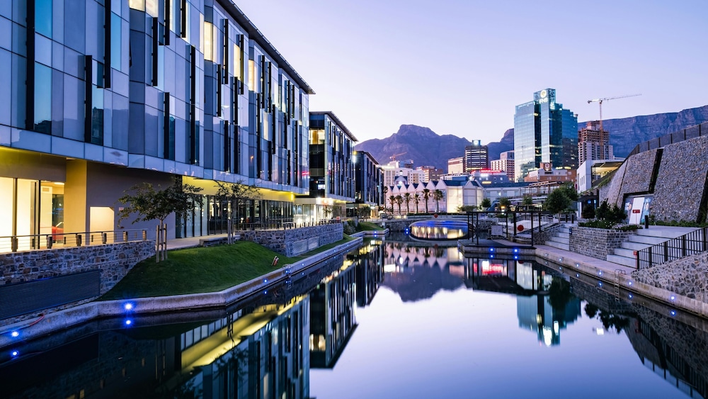Holiday Inn Express Cape Town City-Centre by IHG — Attractions in the area in Cape Town, Western Cape