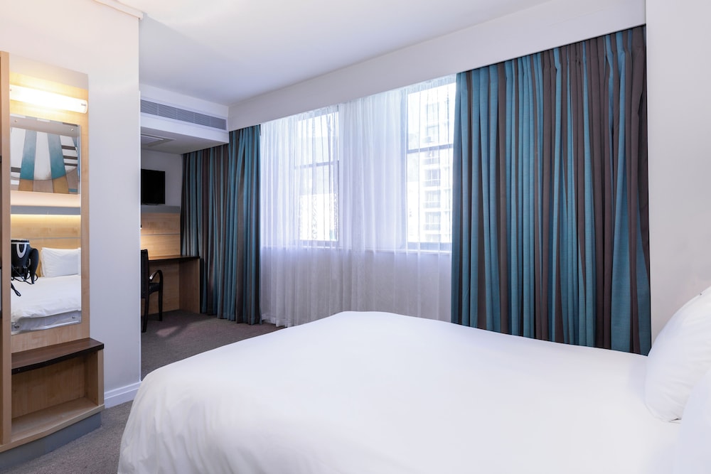 Holiday Inn Express Cape Town City-Centre by IHG — Hotel rooms in Cape Town, Western Cape