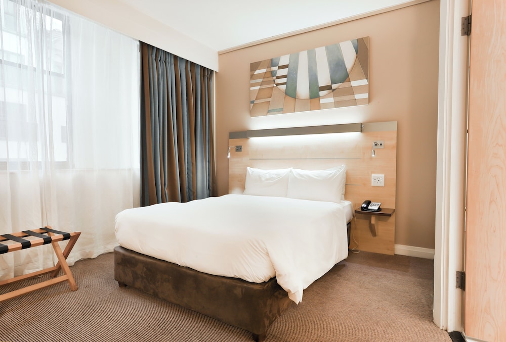 Holiday Inn Express Cape Town City-Centre by IHG — Hotel rooms in Cape Town, Western Cape