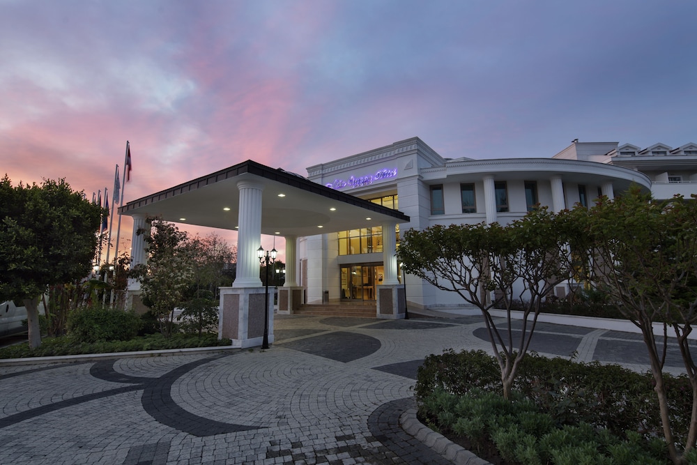 Alba Queen Hotel - Ultra All Inclusive — Hotel building in Side