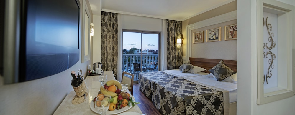 Alba Queen Hotel - Ultra All Inclusive — Hotel rooms in Side