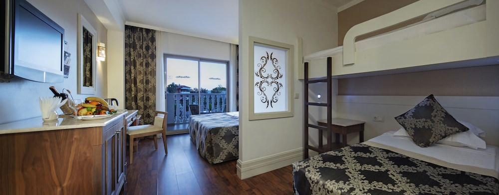 Alba Queen Hotel - Ultra All Inclusive — Hotel rooms in Side