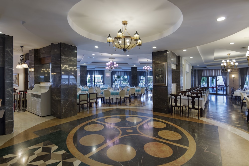Alba Queen Hotel - Ultra All Inclusive — Restaurant & bars in Side