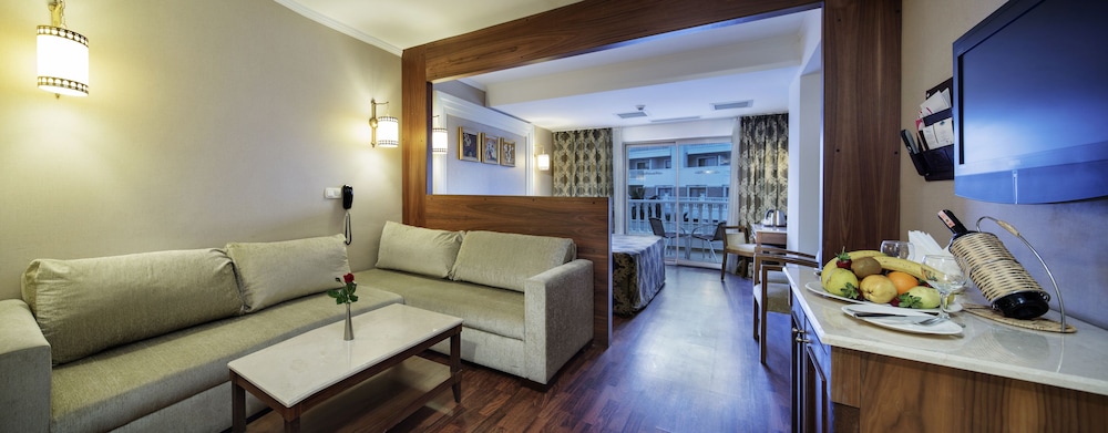 Alba Queen Hotel - Ultra All Inclusive — Hotel rooms in Side