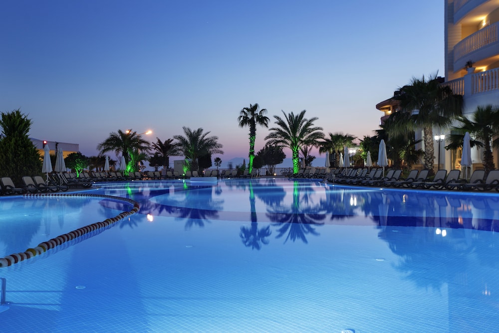 Alba Queen Hotel - Ultra All Inclusive — Swimming pool in Side