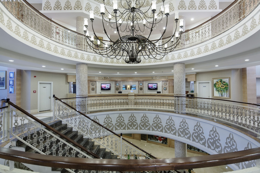 Alba Queen Hotel - Ultra All Inclusive — Hotel building in Side