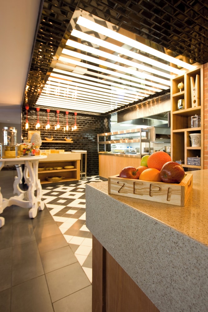 Sunsquare Cape Town Gardens — Restaurant & bars in Cape Town, Western Cape