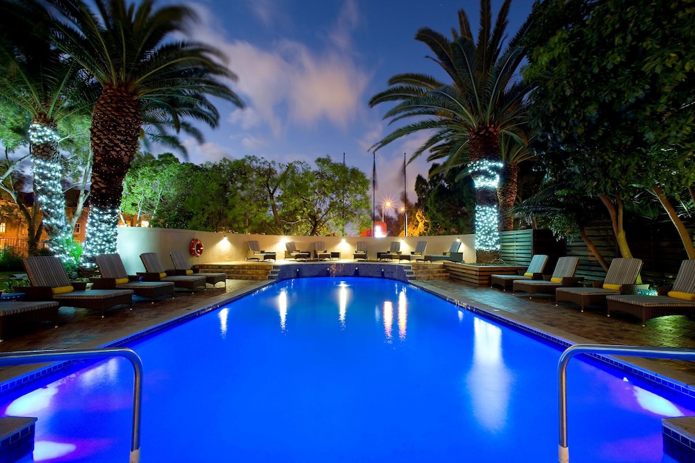 Sunsquare Cape Town Gardens — Swimming pool in Cape Town, Western Cape