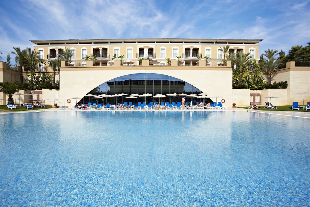 Grupotel Playa de Palma Suites & Spa — Swimming pool in Playa de Palma, Balearic Islands
