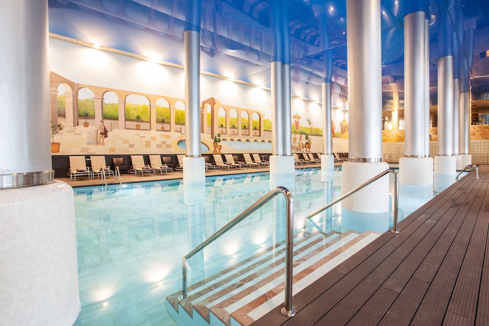 Grupotel Playa de Palma Suites & Spa — Swimming pool in Playa de Palma, Balearic Islands