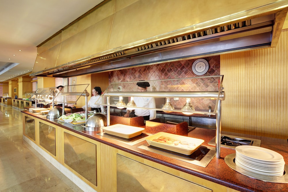Grupotel Playa de Palma Suites & Spa — Restaurant & bars in Playa de Palma, Balearic Islands