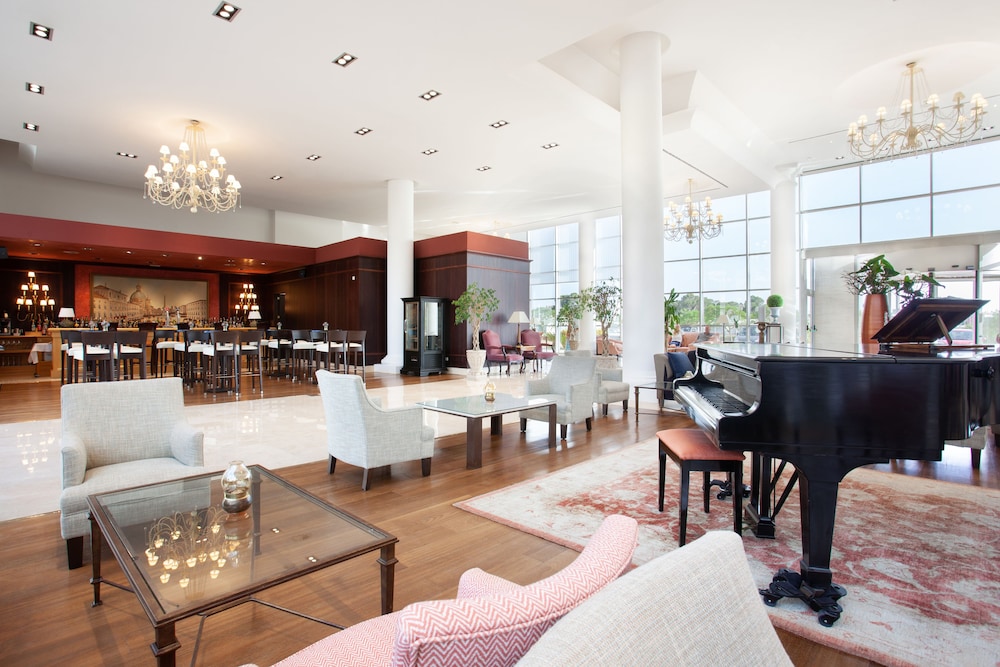 Grupotel Playa de Palma Suites & Spa — Restaurant & bars in Playa de Palma, Balearic Islands