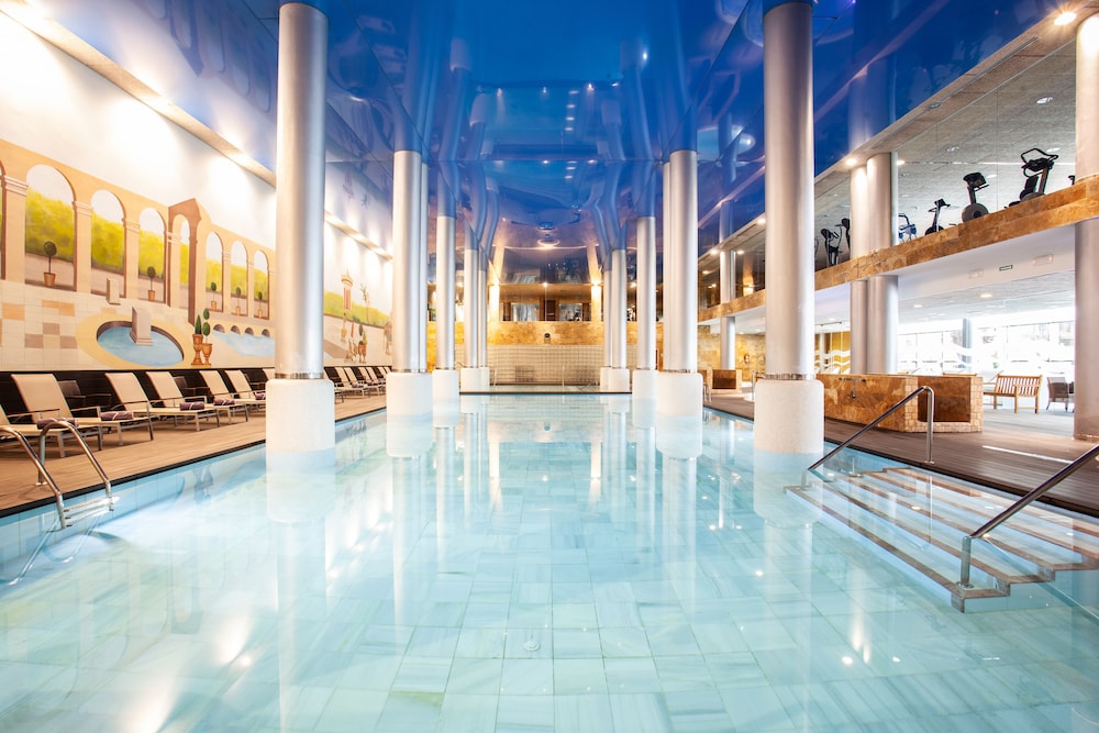 Grupotel Playa de Palma Suites & Spa — Swimming pool in Playa de Palma, Balearic Islands