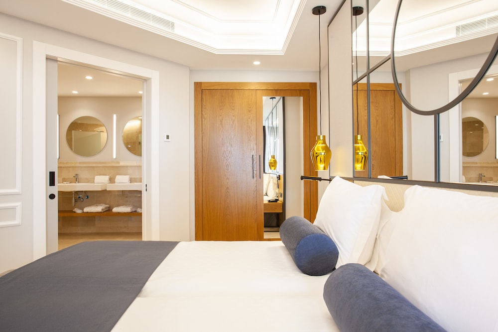 Grupotel Playa de Palma Suites & Spa — Hotel rooms in Playa de Palma, Balearic Islands