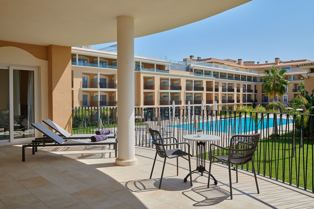 Grupotel Playa de Palma Suites & Spa — Swimming pool in Playa de Palma, Balearic Islands