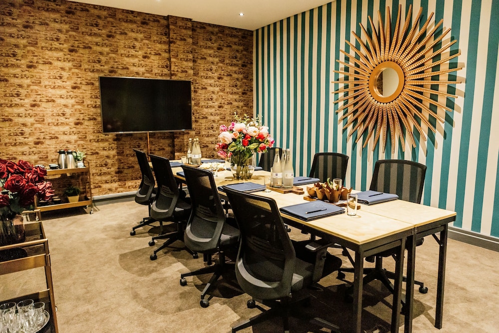 Grand Daddy Boutique Hotel — Restaurant & bars in Cape Town, Western Cape
