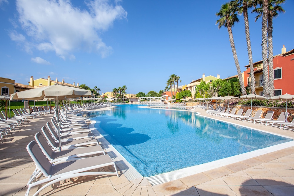 Grupotel Playa Club — Swimming pool in Cala'n Bosch, Balearic Islands