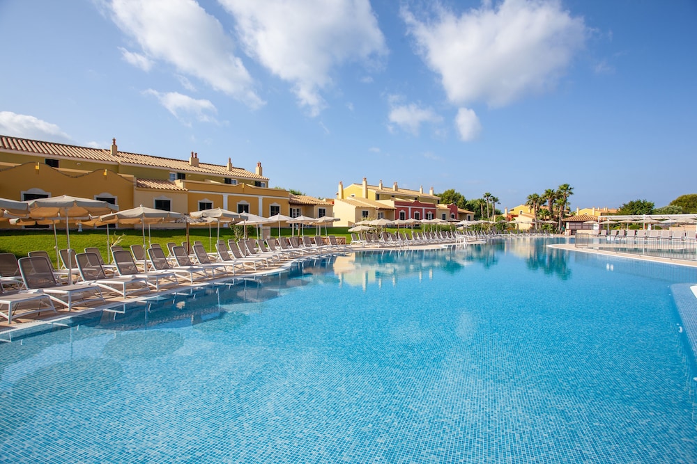 Grupotel Playa Club — Swimming pool in Cala'n Bosch, Balearic Islands