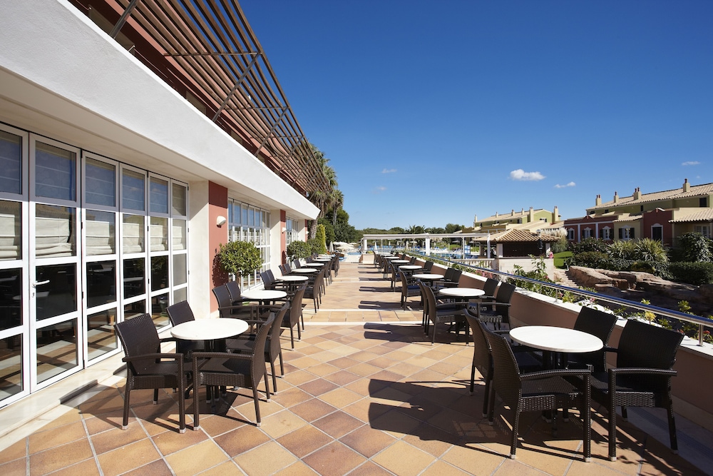 Grupotel Playa Club — Restaurant & bars in Cala'n Bosch, Balearic Islands