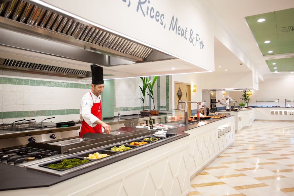 Grupotel Playa Club — Restaurant & bars in Cala'n Bosch, Balearic Islands