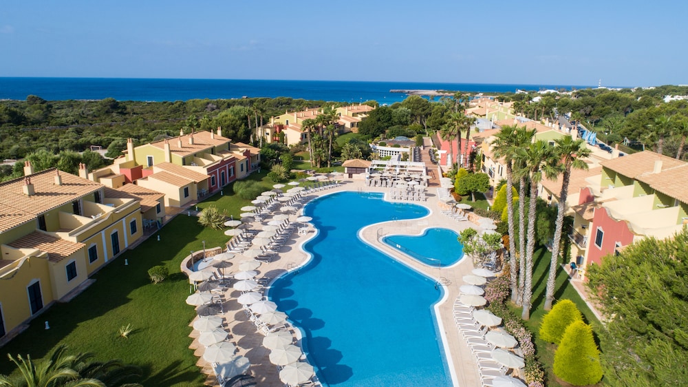 Grupotel Playa Club — Swimming pool in Cala'n Bosch, Balearic Islands