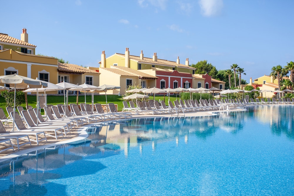 Grupotel Playa Club — Swimming pool in Cala'n Bosch, Balearic Islands
