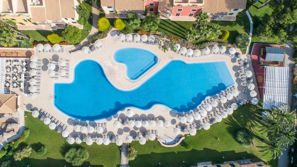 Grupotel Playa Club — Swimming pool in Cala'n Bosch, Balearic Islands