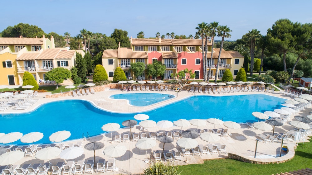 Grupotel Playa Club — Swimming pool in Cala'n Bosch, Balearic Islands