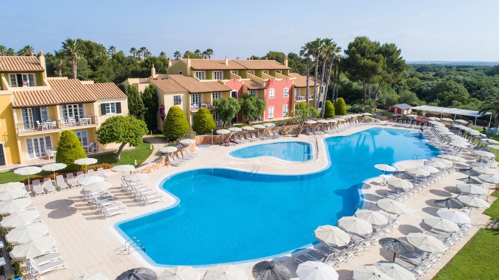 Grupotel Playa Club — Swimming pool in Cala'n Bosch, Balearic Islands