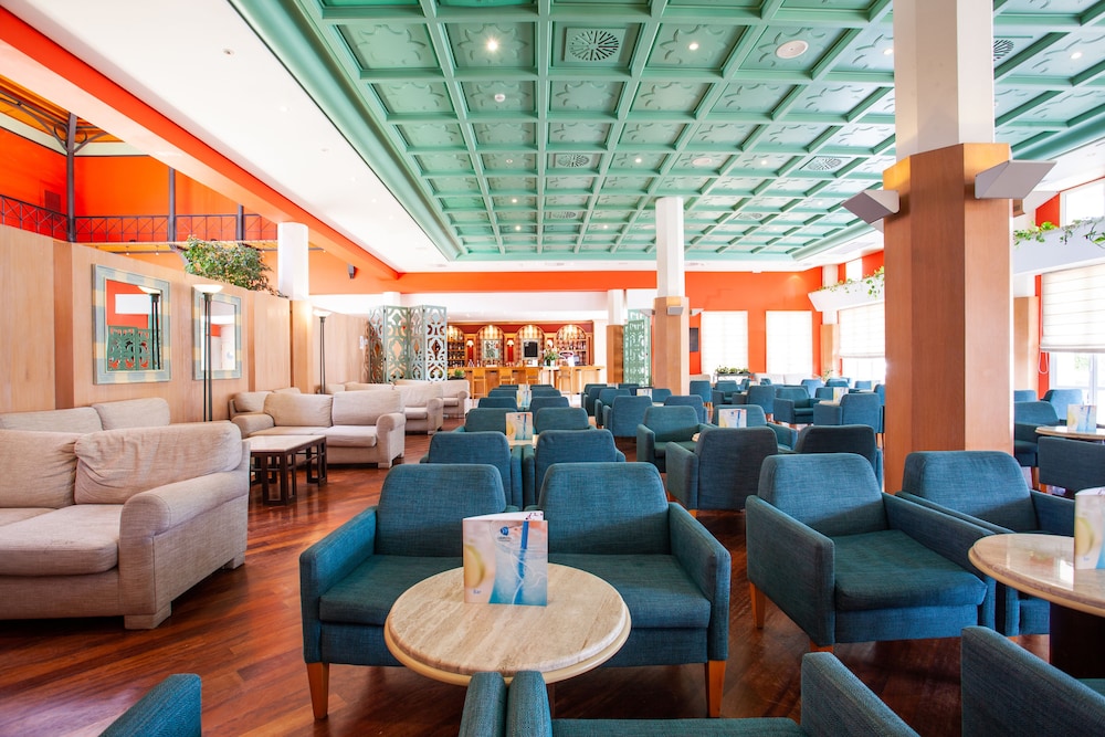 Grupotel Playa Club — Restaurant & bars in Cala'n Bosch, Balearic Islands