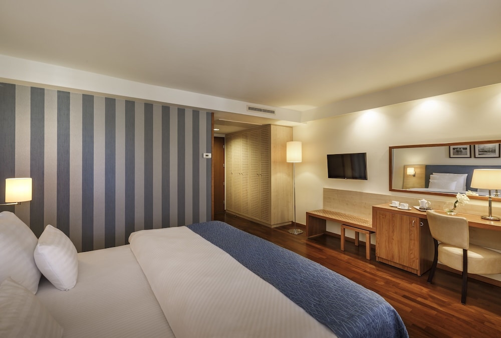 Valamar Riviera Hotel & Residence — Hotel rooms in Poreč, Istria
