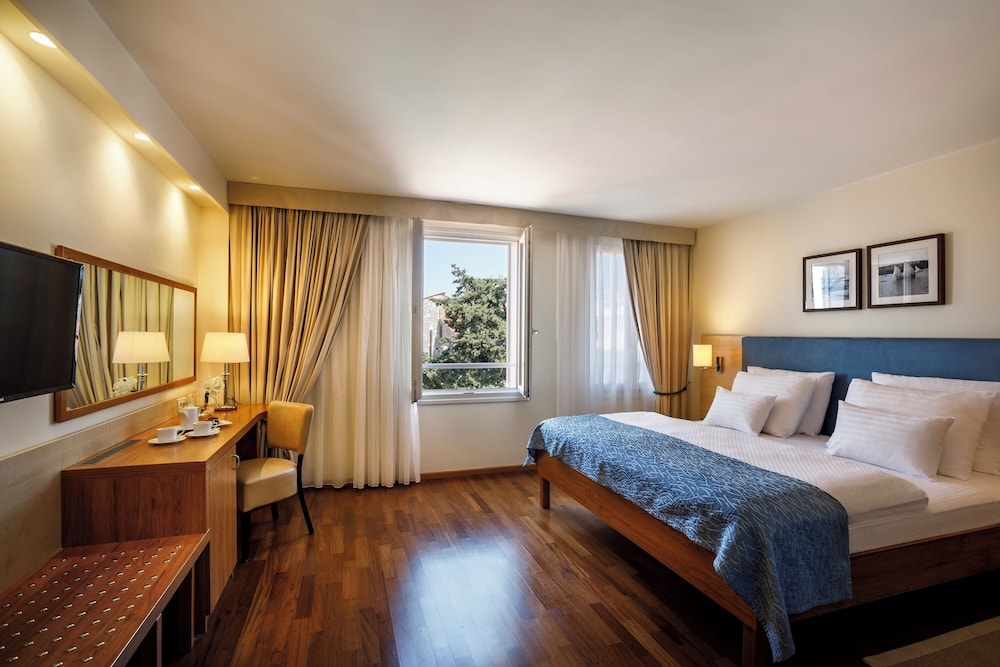 Valamar Riviera Hotel & Residence — Hotel rooms in Poreč, Istria