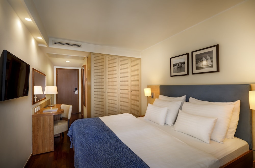 Valamar Riviera Hotel & Residence — Hotel rooms in Poreč, Istria